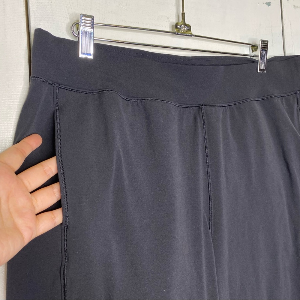 Lululemon Rejuvenate Crop pants size 12 black - Picture 6 of 8